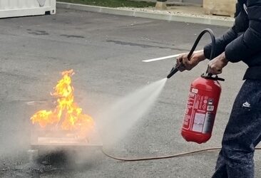 EXTINCTEURS EAU OU CO2 : UNE FORMATION POUR APPRENDRE À CHOISIR