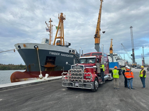 TRANSPORT DE LA COQUE MANON AUX USA